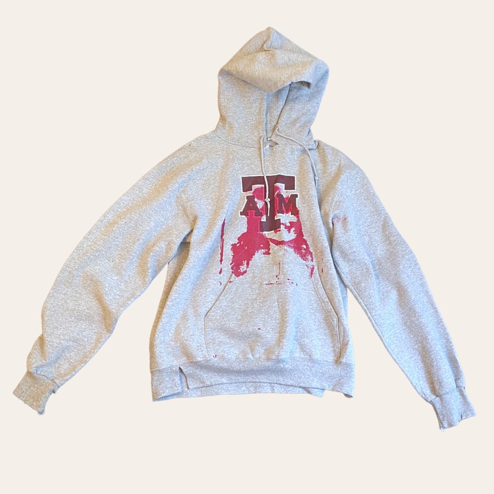 Custom Champion Sweater🩸⚽️
Fits Slim M-S